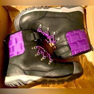 🔥Host Pick🔥 🖤💜 Keen Greta Waterproof Boots Youth 💜🖤
